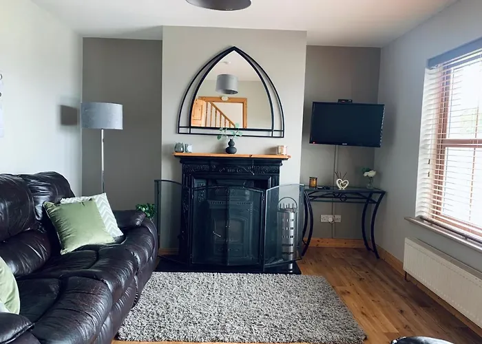 Beyond The Waters Edge House